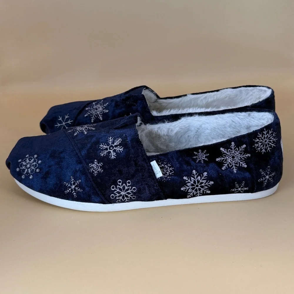 Toms Midnight Blue Snowflake Embroidered Slip-Ons Like New